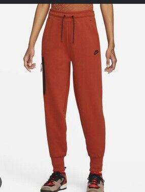 NWT Women's Size XL Nike Tech Fleece Pants
